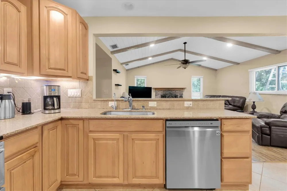 6868 122ND WAY Seminole, FL 33772