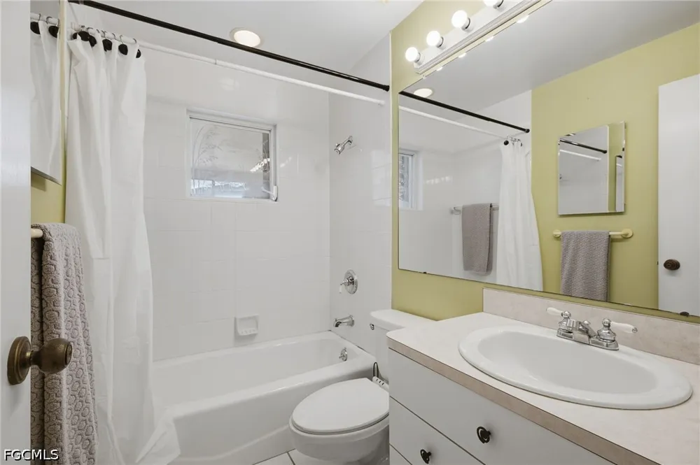 SE 27th Terrace Cape Coral, FL 33904