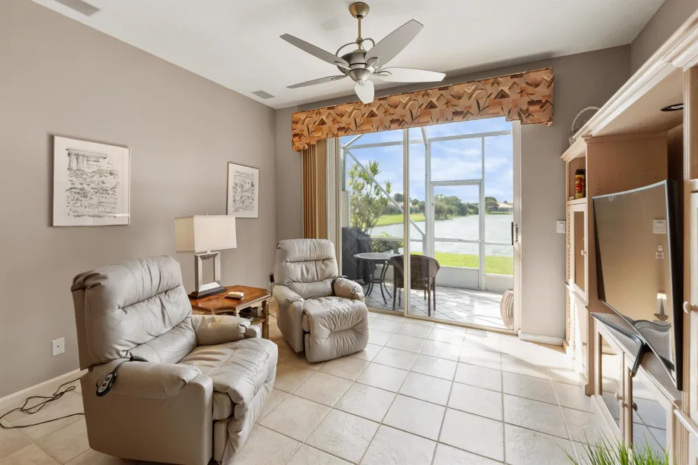 10665 ROYAL CARIBBEAN CIRCLE Boynton Beach, FL 33437