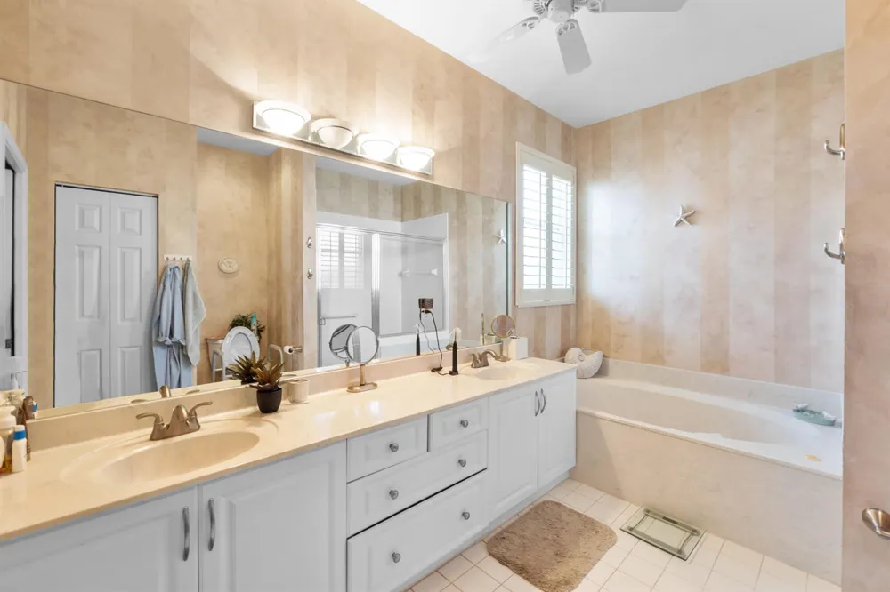 10665 ROYAL CARIBBEAN CIRCLE Boynton Beach, FL 33437