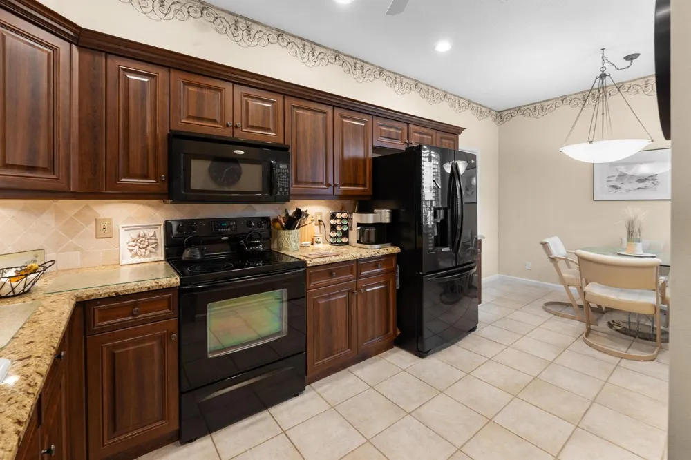 10665 ROYAL CARIBBEAN CIRCLE Boynton Beach, FL 33437