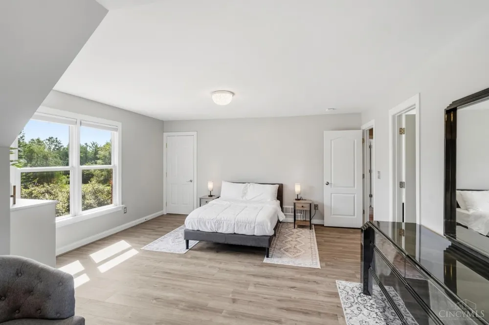 5345 Mapledale Way Deerfield, OH 45040