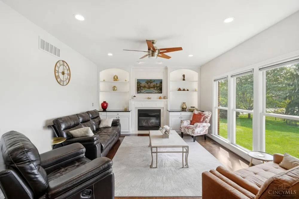 5345 Mapledale Way Deerfield, OH 45040