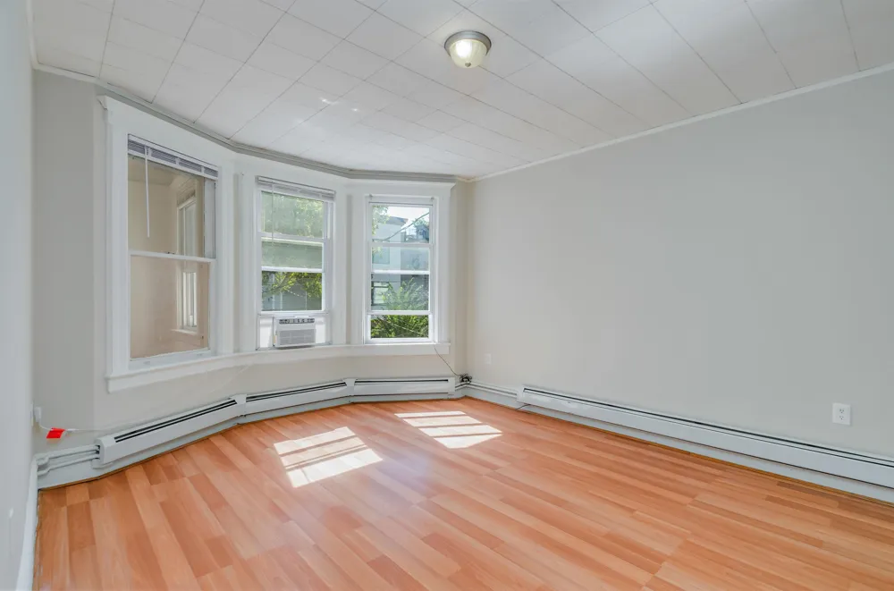 27 ROMAINE AVE Jersey City, NJ 07306