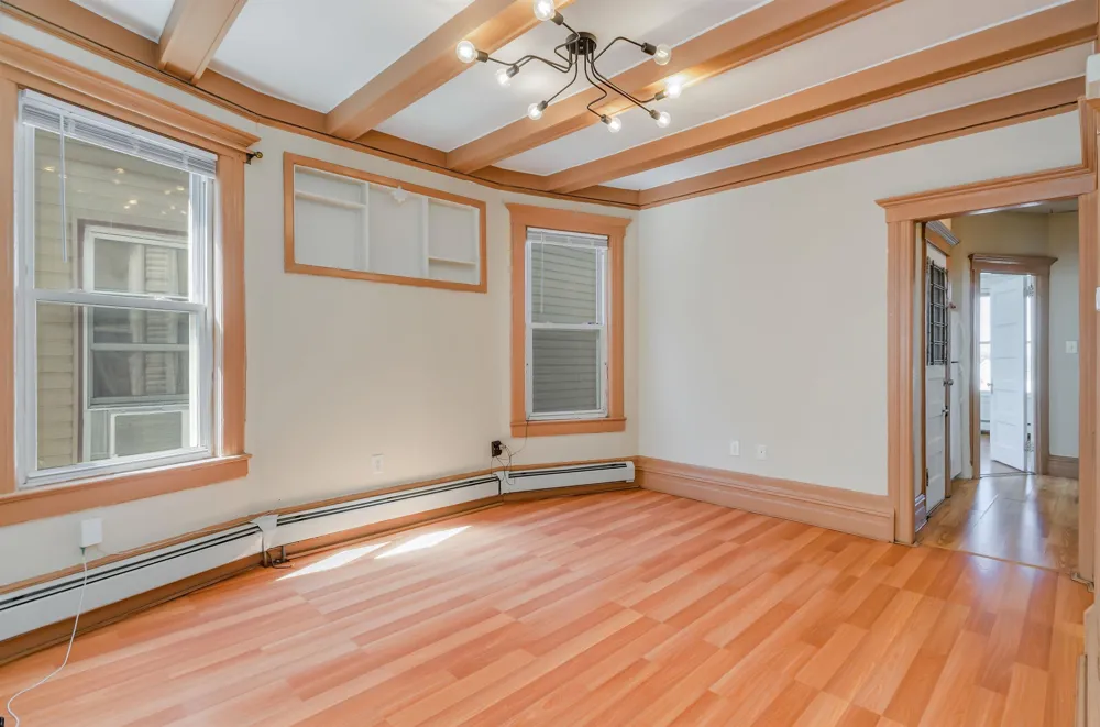 27 ROMAINE AVE Jersey City, NJ 07306