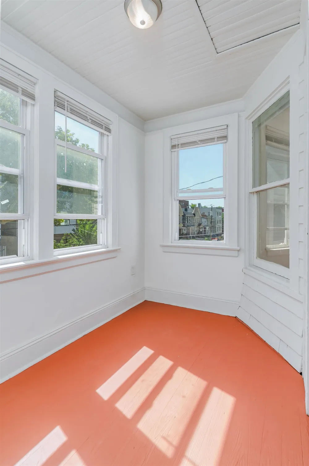 27 ROMAINE AVE Jersey City, NJ 07306