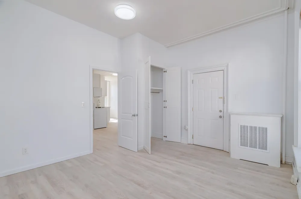 298 PRINCETON AVE Jersey City, NJ 07305