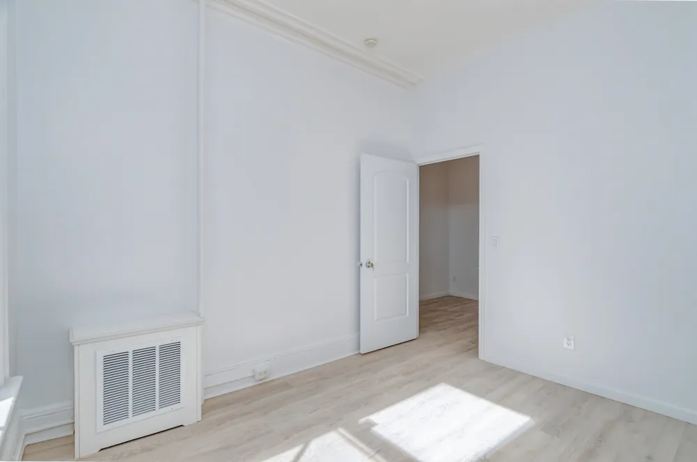 298 PRINCETON AVE Jersey City, NJ 07305