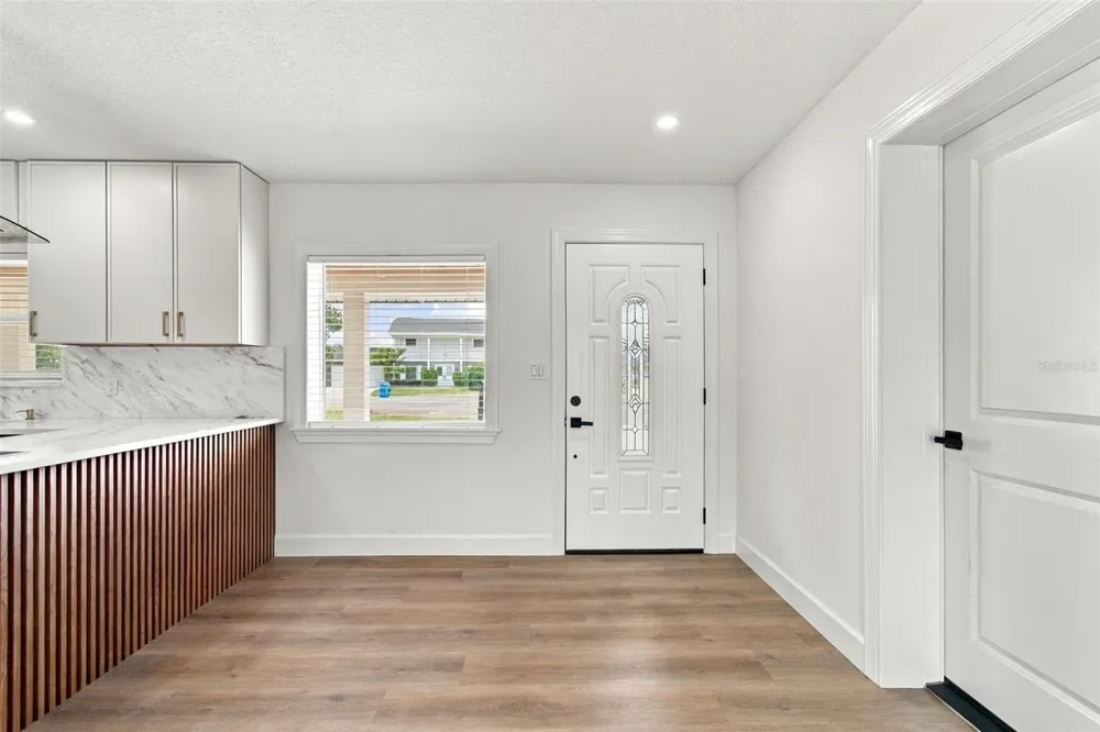 8725 THORNWOOD LANE Tampa, FL 33615