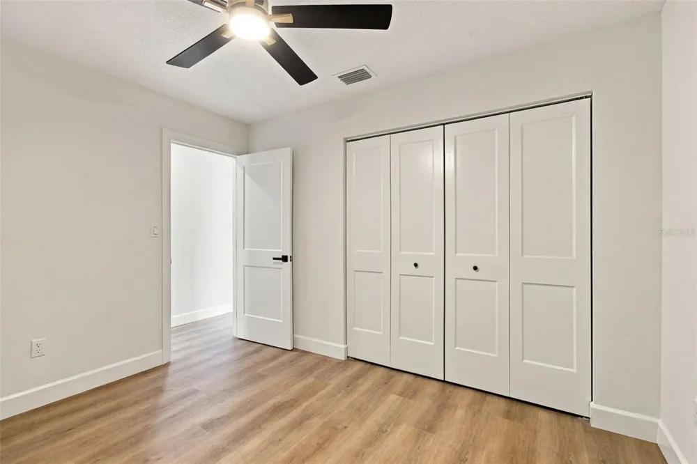 8725 THORNWOOD LANE Tampa, FL 33615