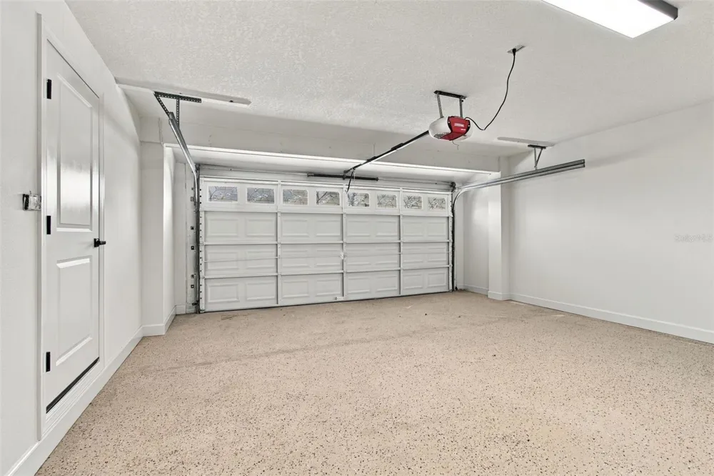 8725 THORNWOOD LANE Tampa, FL 33615