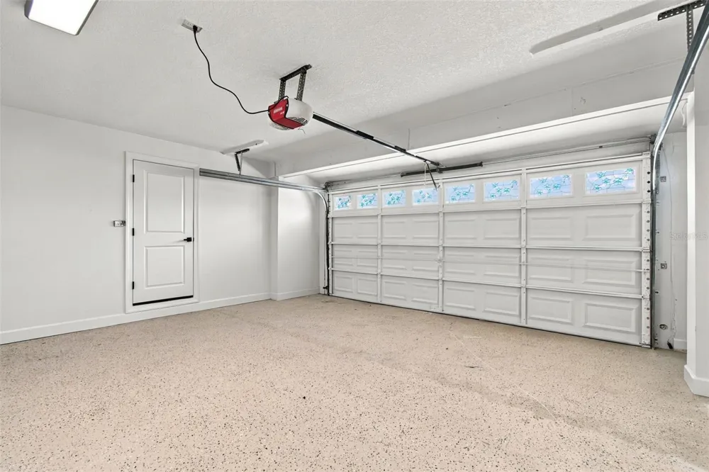 8725 THORNWOOD LANE Tampa, FL 33615