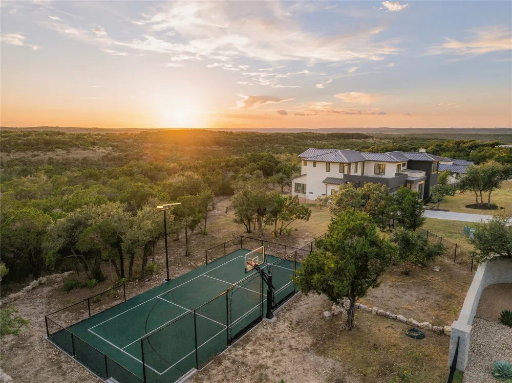 8112 Kuhn Drive Austin, TX 78736