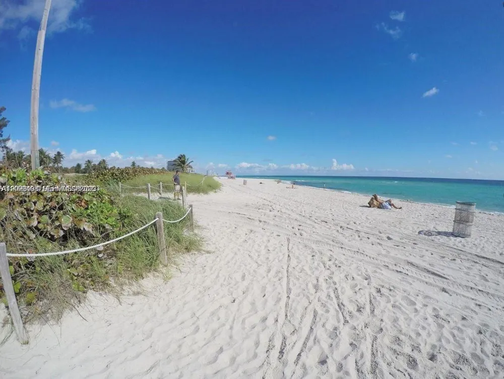 540 74th St #3 Miami Beach, FL 33141