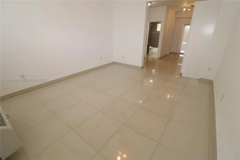540 74th St #3 Miami Beach, FL 33141