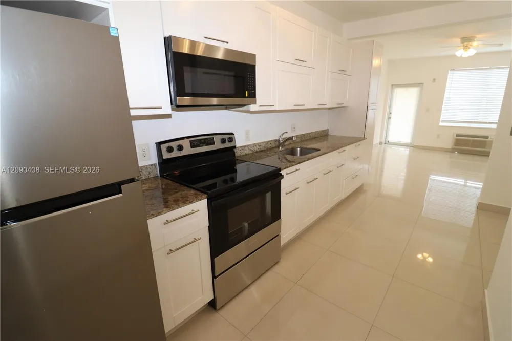 540 74th St #3 Miami Beach, FL 33141