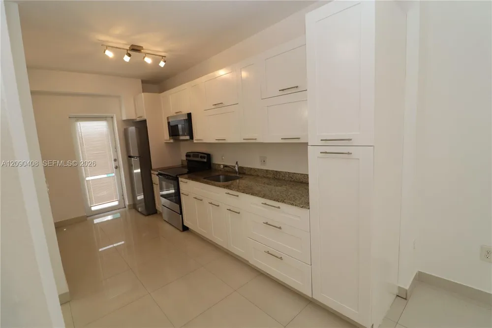 540 74th St #3 Miami Beach, FL 33141