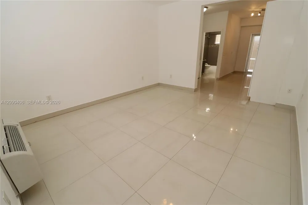 540 74th St #3 Miami Beach, FL 33141