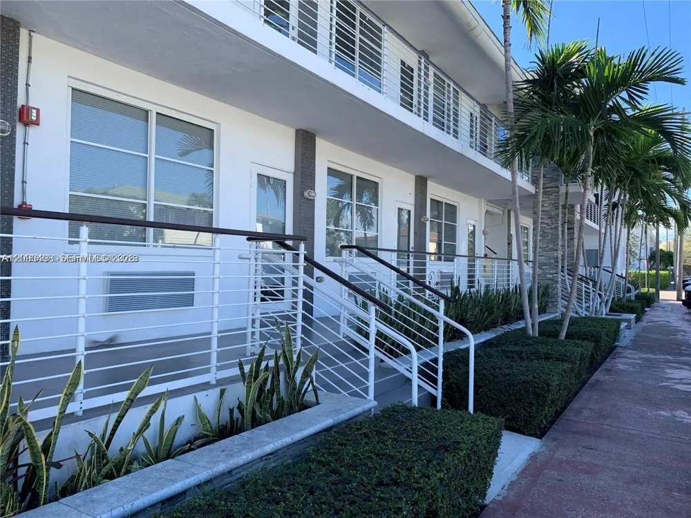 540 74th St #3 Miami Beach, FL 33141