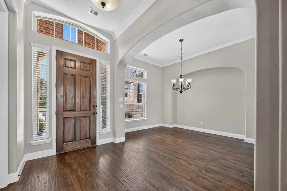 440 Garrison Circle Lantana, TX 76226