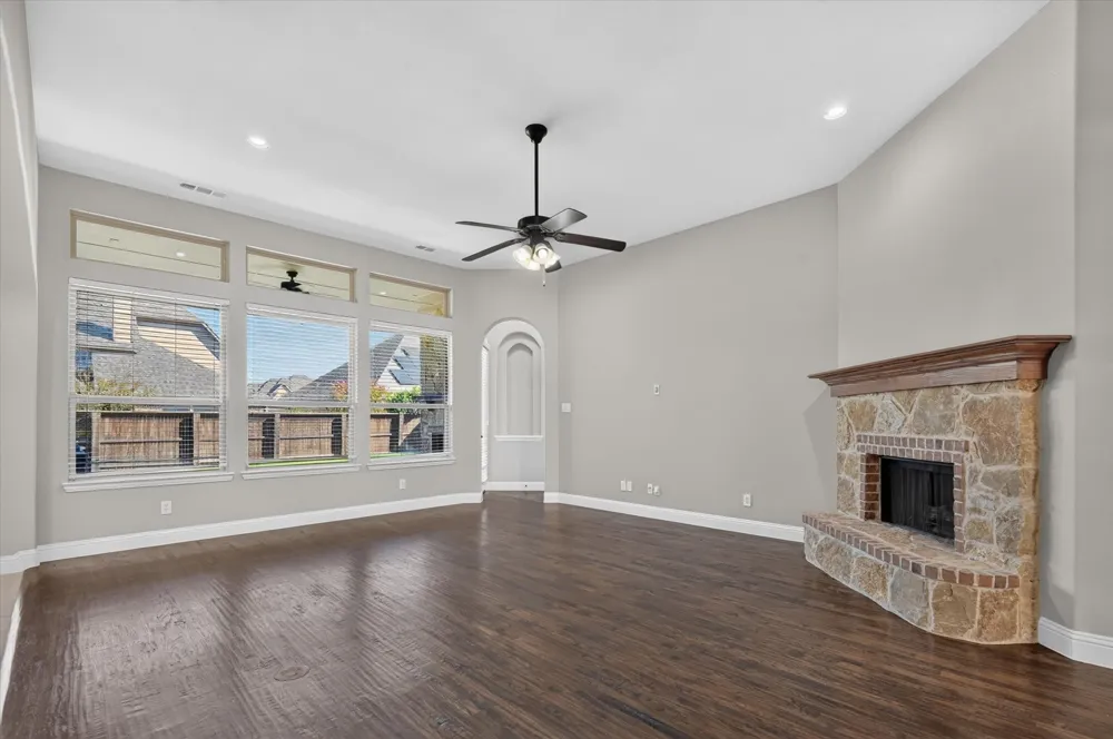 440 Garrison Circle Lantana, TX 76226