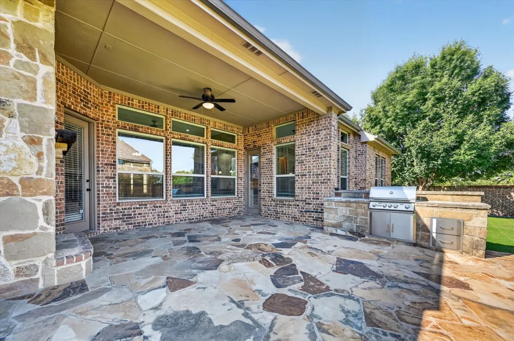 440 Garrison Circle Lantana, TX 76226