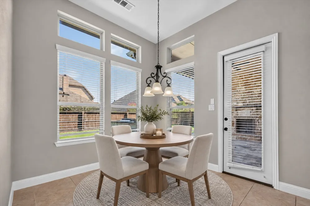 440 Garrison Circle Lantana, TX 76226