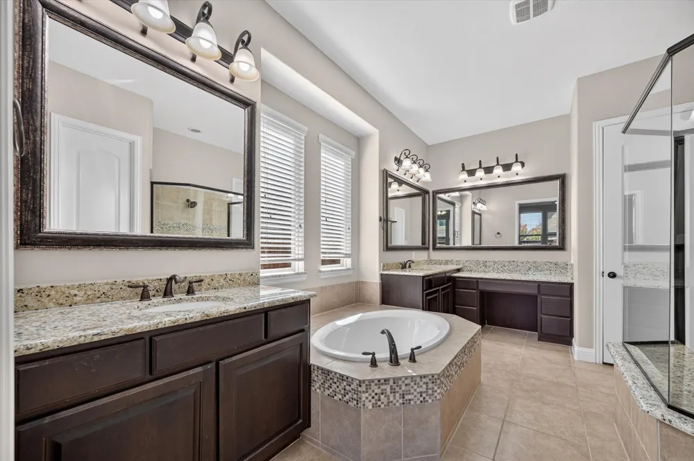 440 Garrison Circle Lantana, TX 76226