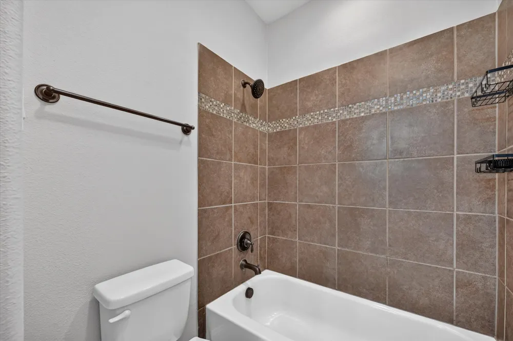 440 Garrison Circle Lantana, TX 76226