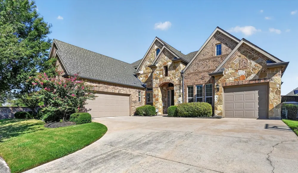 440 Garrison Circle Lantana, TX 76226