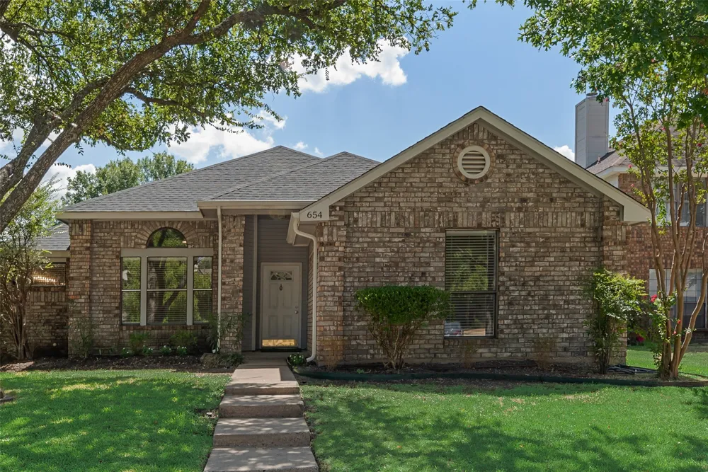 654 Spring Street Allen, TX 75002