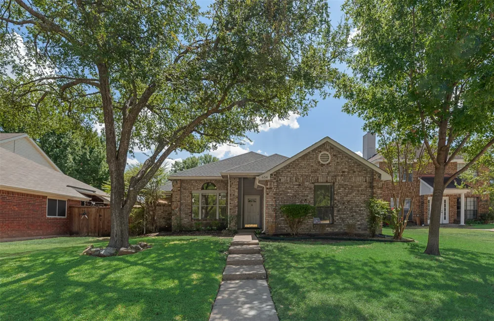 654 Spring Street Allen, TX 75002