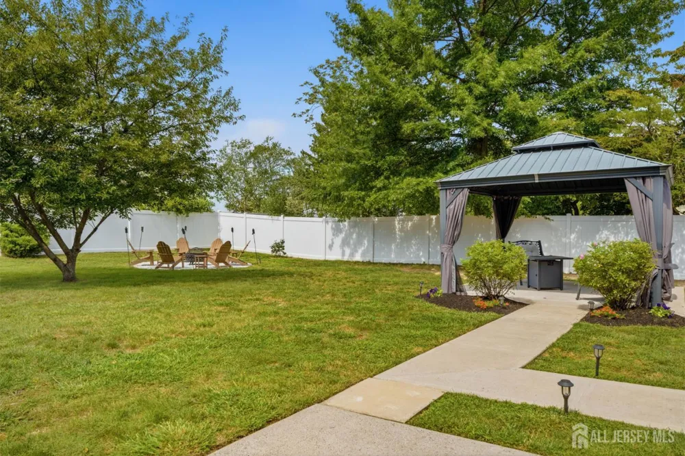 50 Fairview Drive Middletown, NJ 07748