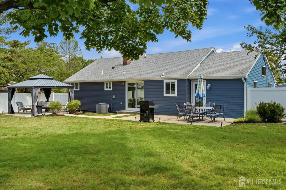 50 Fairview Drive Middletown, NJ 07748