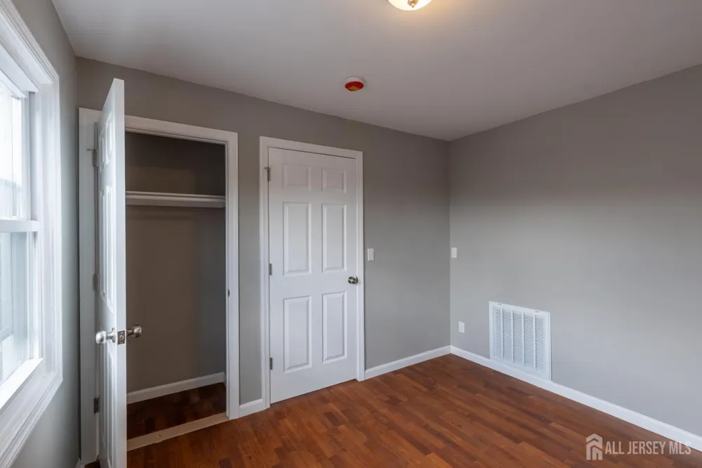 29-31 Glenn Drive #1 Keasbey, NJ 08832