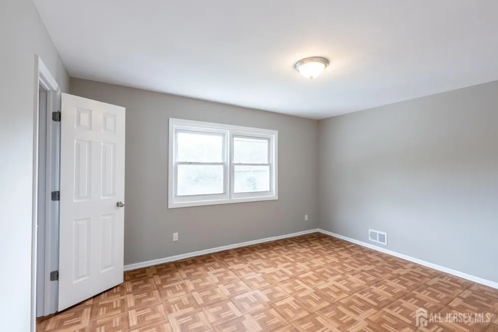 29-31 Glenn Drive #1 Keasbey, NJ 08832
