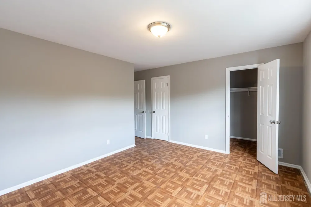 29-31 Glenn Drive #1 Keasbey, NJ 08832