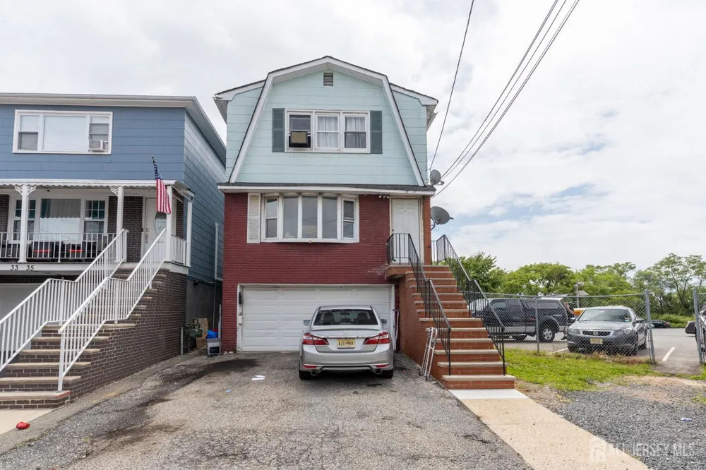 29-31 Glenn Drive #1 Keasbey, NJ 08832
