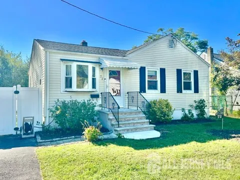72 Fernhead Avenue