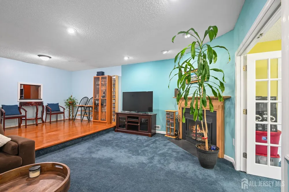67 Albury Way North Brunswick, NJ 08902