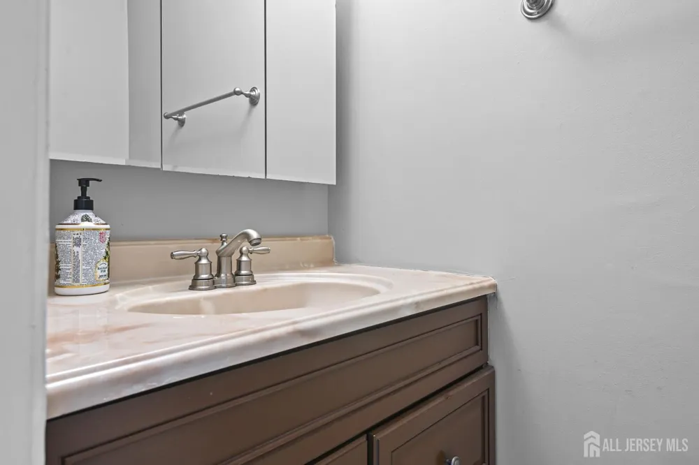 67 Albury Way North Brunswick, NJ 08902