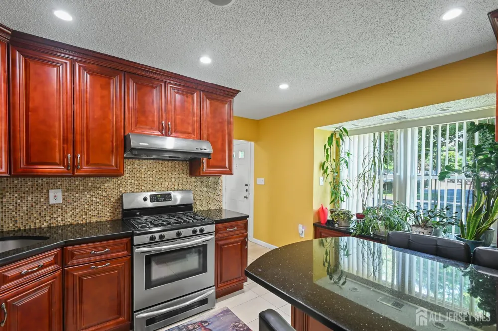 67 Albury Way North Brunswick, NJ 08902