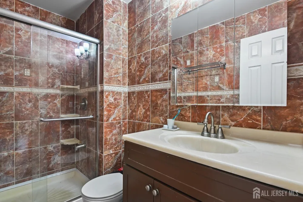 67 Albury Way North Brunswick, NJ 08902