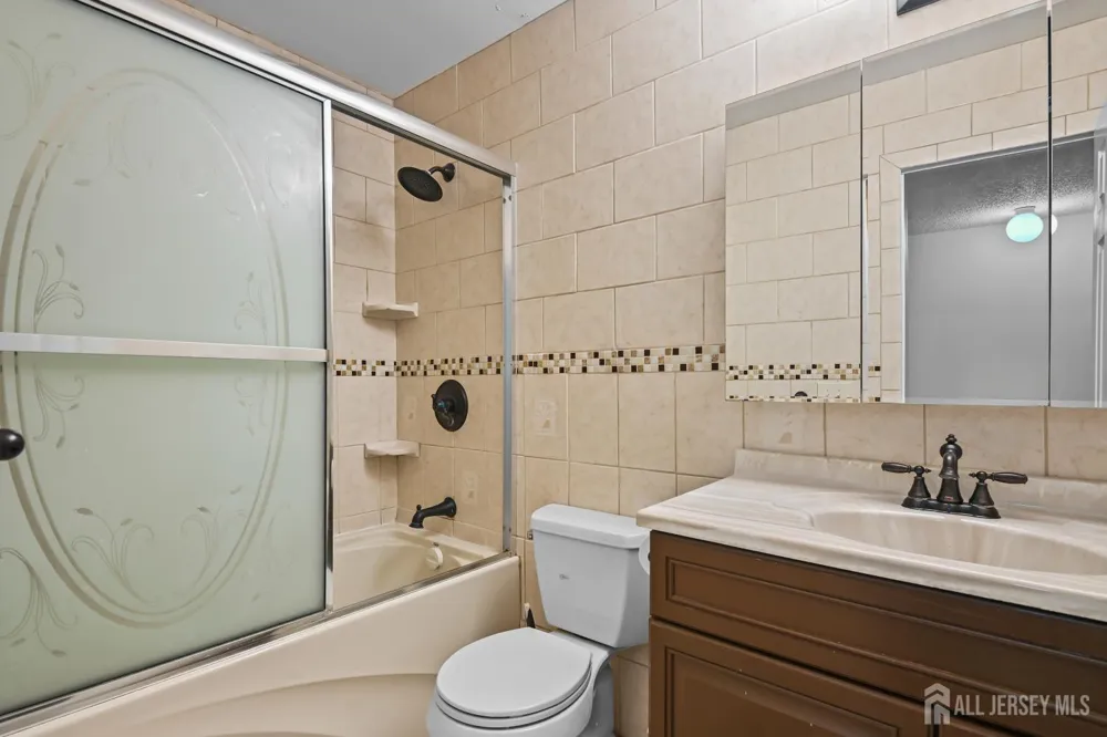 67 Albury Way North Brunswick, NJ 08902