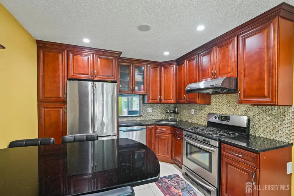 67 Albury Way North Brunswick, NJ 08902