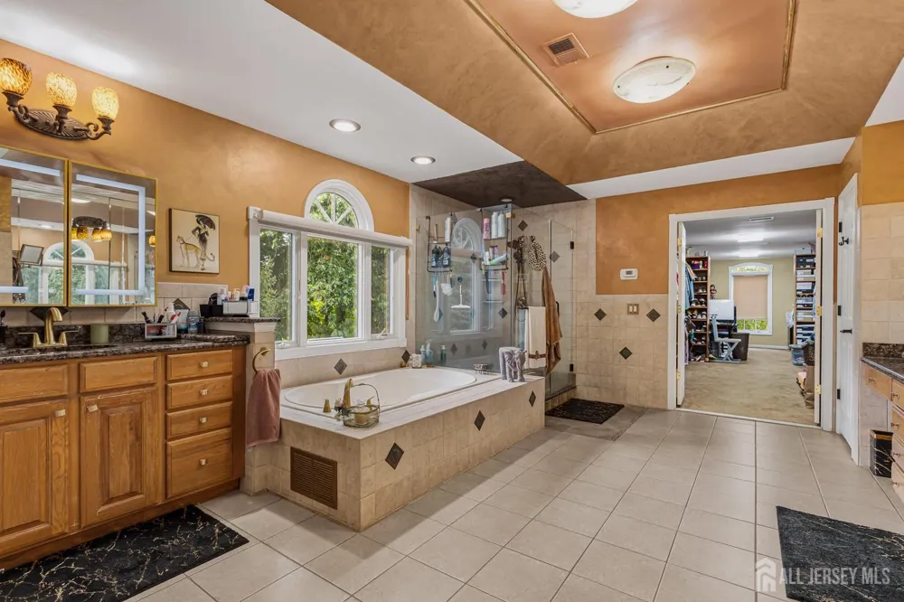 2 Lexington Court Monroe, NJ 08831