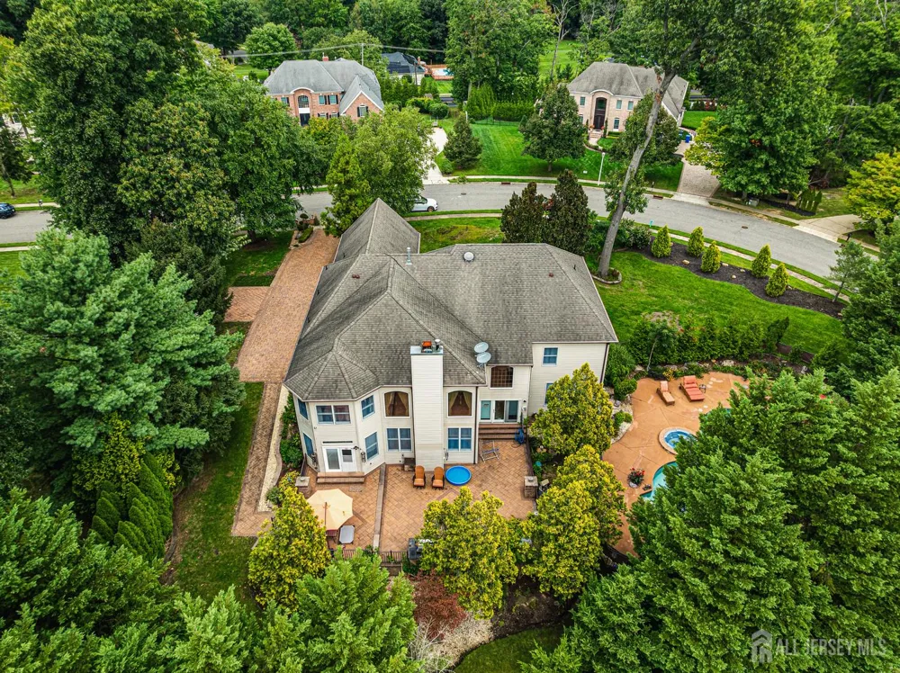 2 Lexington Court Monroe, NJ 08831