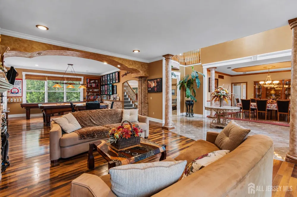 2 Lexington Court Monroe, NJ 08831