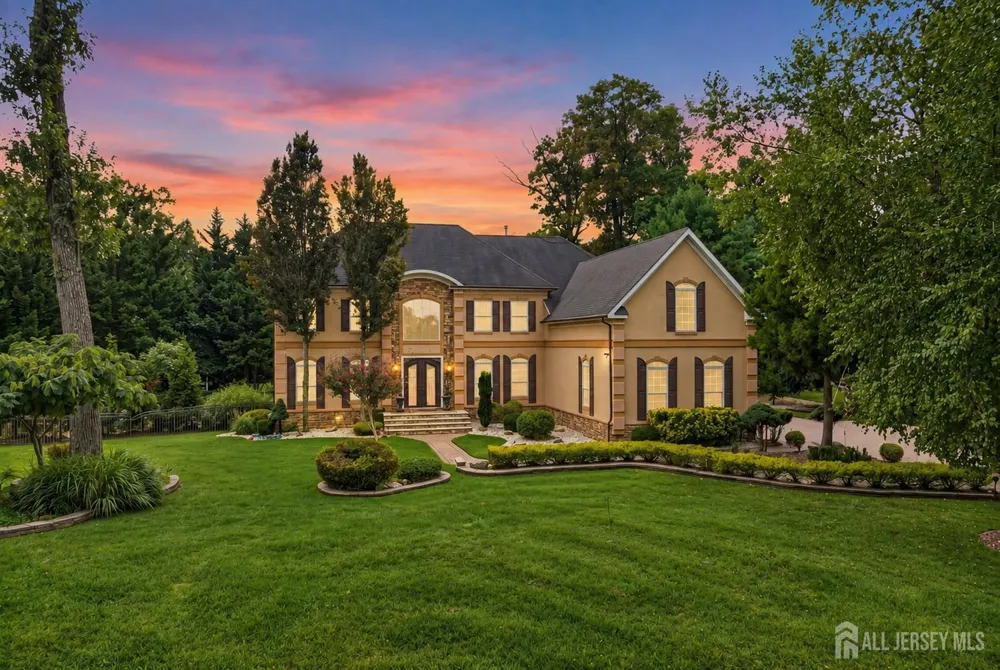 2 Lexington Court Monroe, NJ 08831