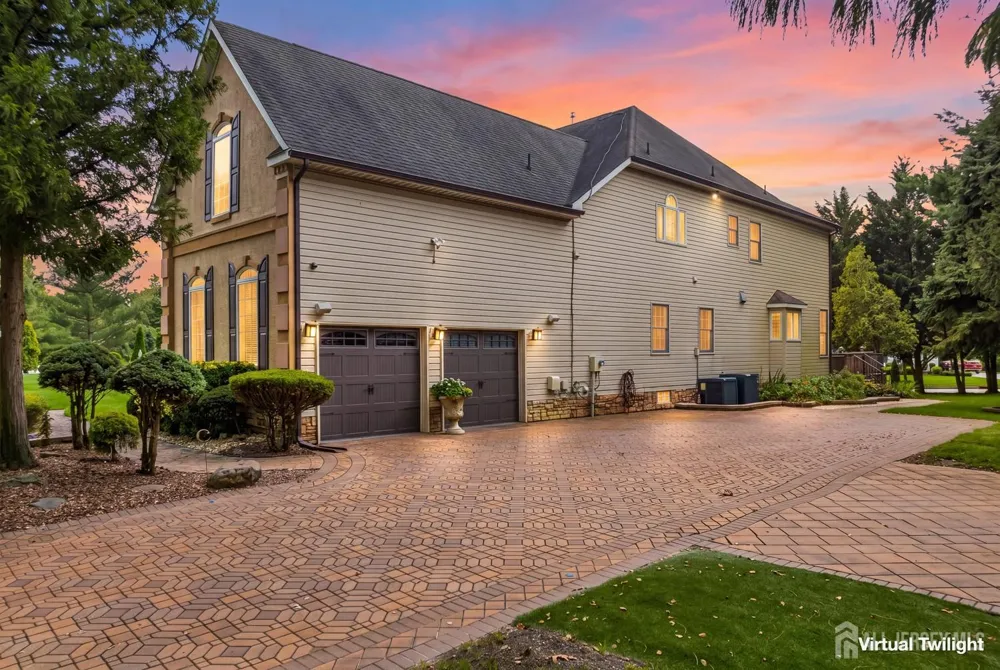 2 Lexington Court Monroe, NJ 08831